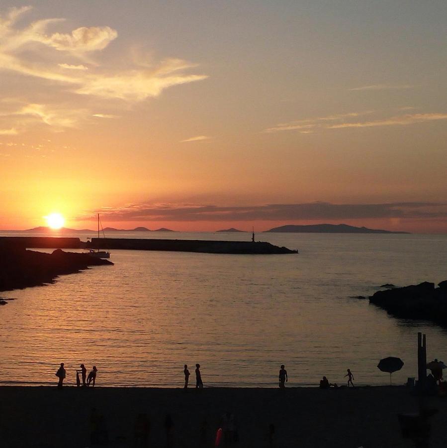 Grazioso Attico Vicino Alla Spiaggia E Al Centro Castelsardo Exterior foto
